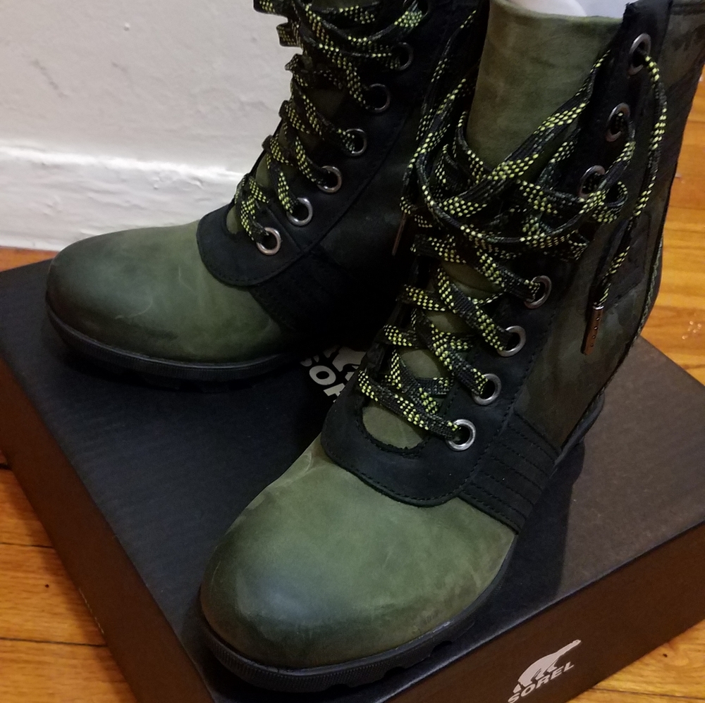 Sorel wedge boot